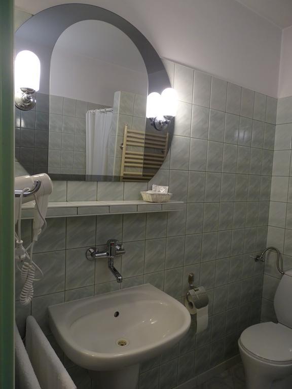 Motel 2000 Steszew Экстерьер фото