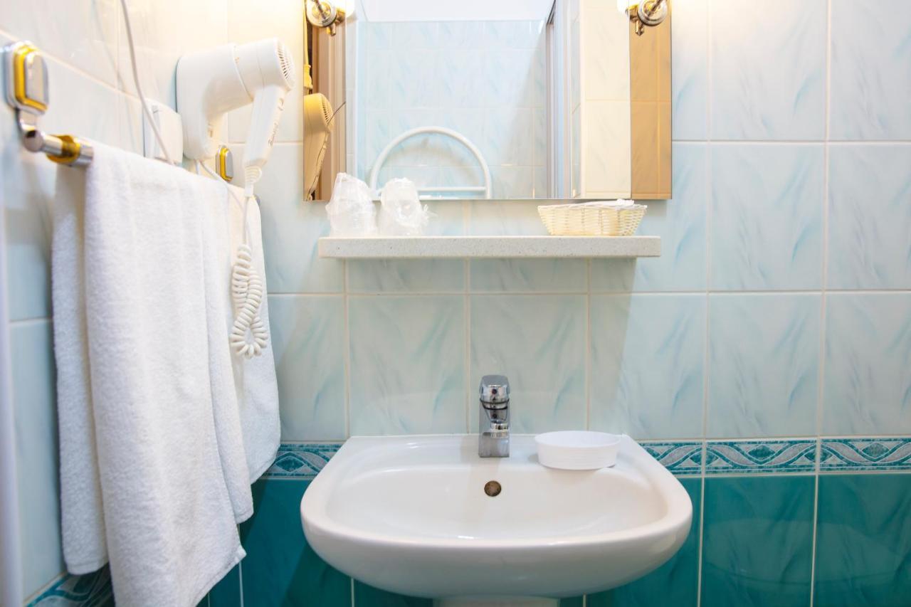 Motel 2000 Steszew Экстерьер фото